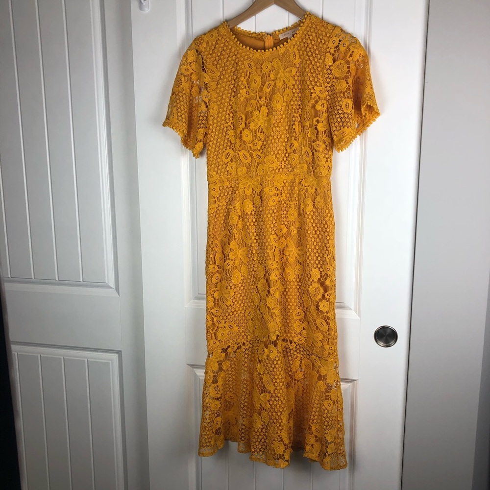 Elegant Yellow Lace Midi Dress